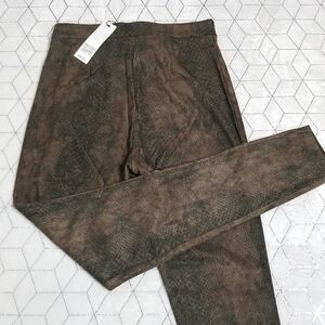 🆕️💥BB Dakota Sidewinder Suede Leggings